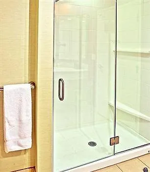 Courtyard By Marriott Ottawa East Hotel