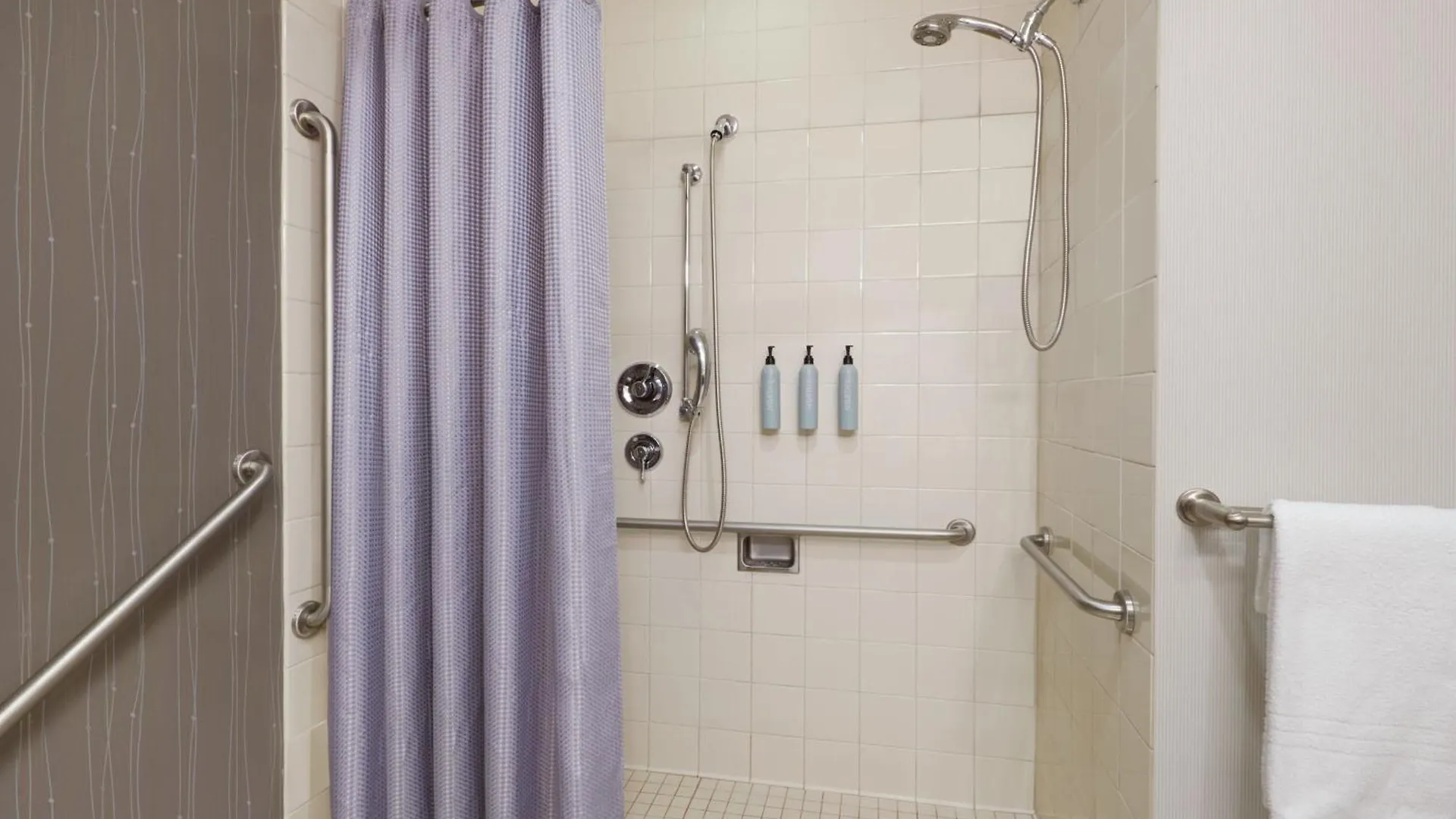 Courtyard By Marriott Ottawa East Hotel