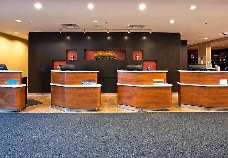 Courtyard By Marriott Ottawa East Hotel