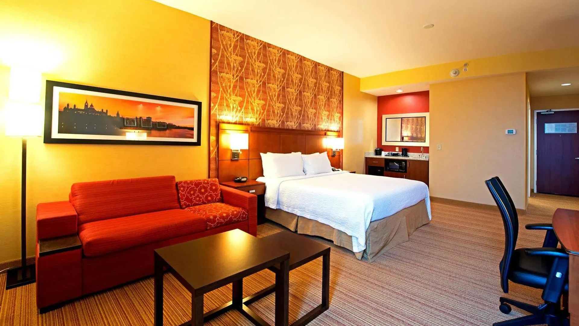 Courtyard By Marriott Ottawa East Hotel 3*,
